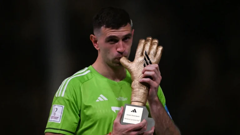 Golden-Glove-Winner - E martinez